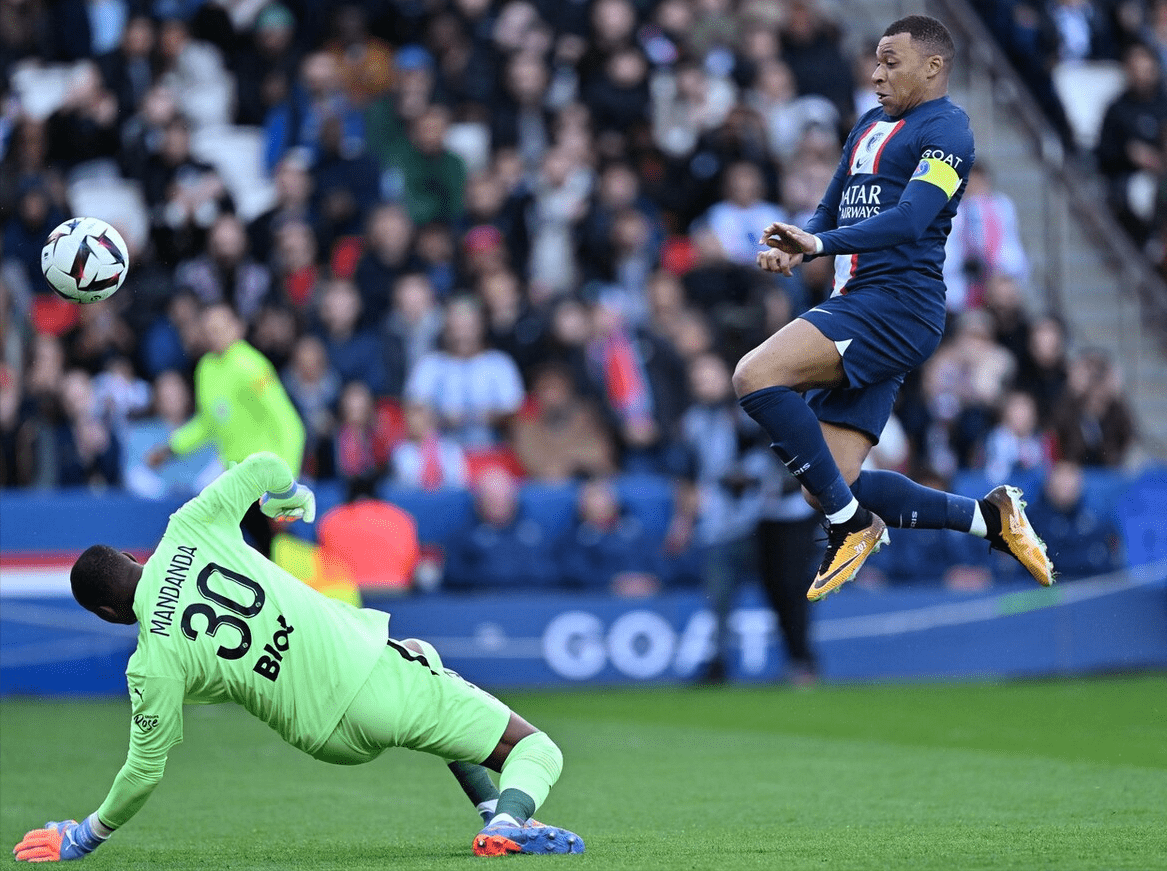 广厦男篮清晨扳平良机,志在法甲名次提升,球迷炸锅,控场能力受关注 广厦男篮清晨扳平良机,志在法甲名次提升,球迷炸锅,控场能力受关注